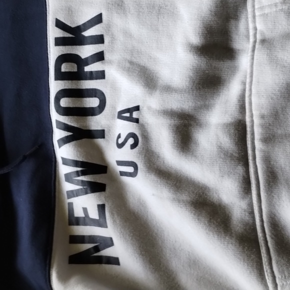 Hooded sweatshirt - Picture 3 of 4